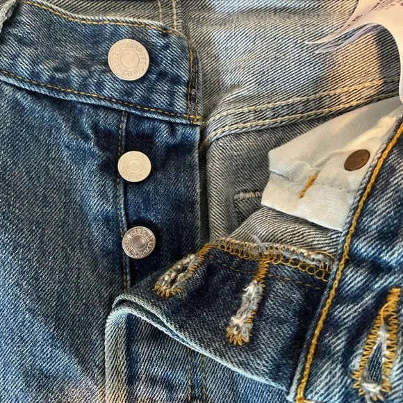 Levi's Men's Bootcut Jeans in Classic Blue - Picture 4 of 6